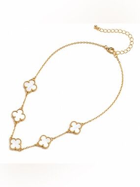 BRAND NEW WITH TAGS White Shell Clover Charm Necklace